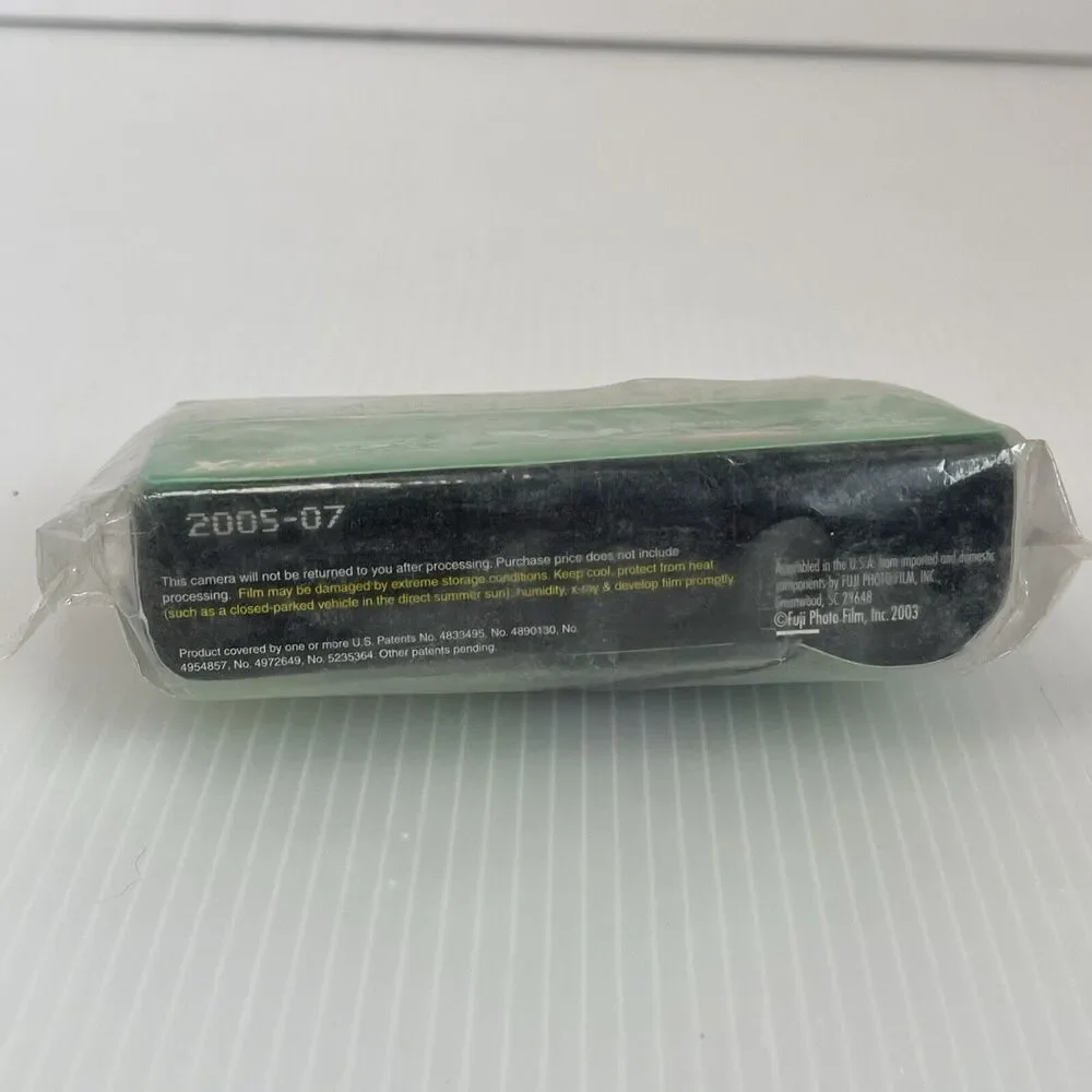 Fujifilm QuickSnap 35mm One-Time Use Outdoor Camera 2005 27 exp New Sealed R1C4